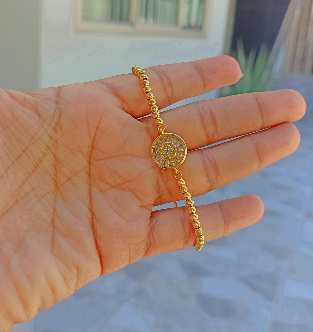 Pulsera Dorada “Brillo Radiante” – Elegancia y Estilo Atemporal